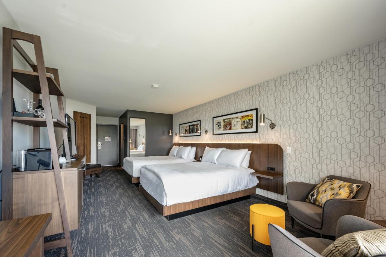 Hotel Verso Magog Exteriör bild