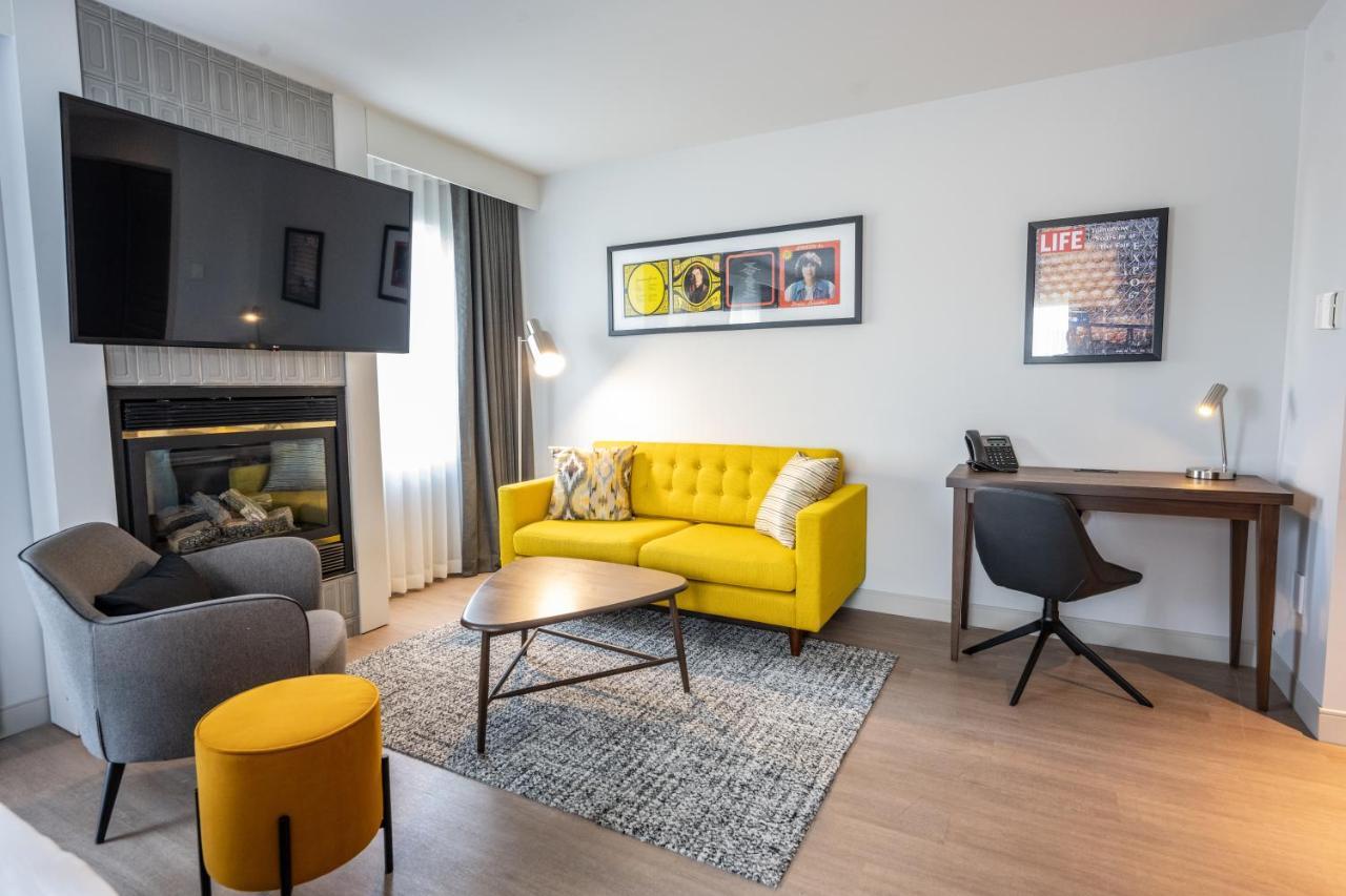 Hotel Verso Magog Exteriör bild