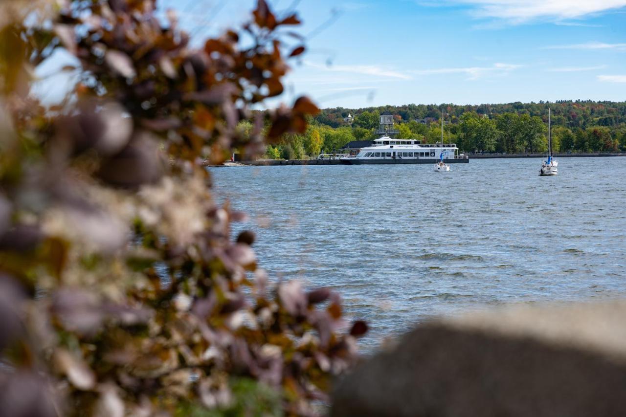 Hotel Verso Magog Exteriör bild