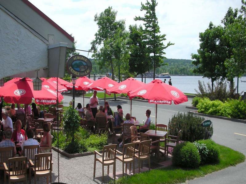 Hotel Verso Magog Exteriör bild